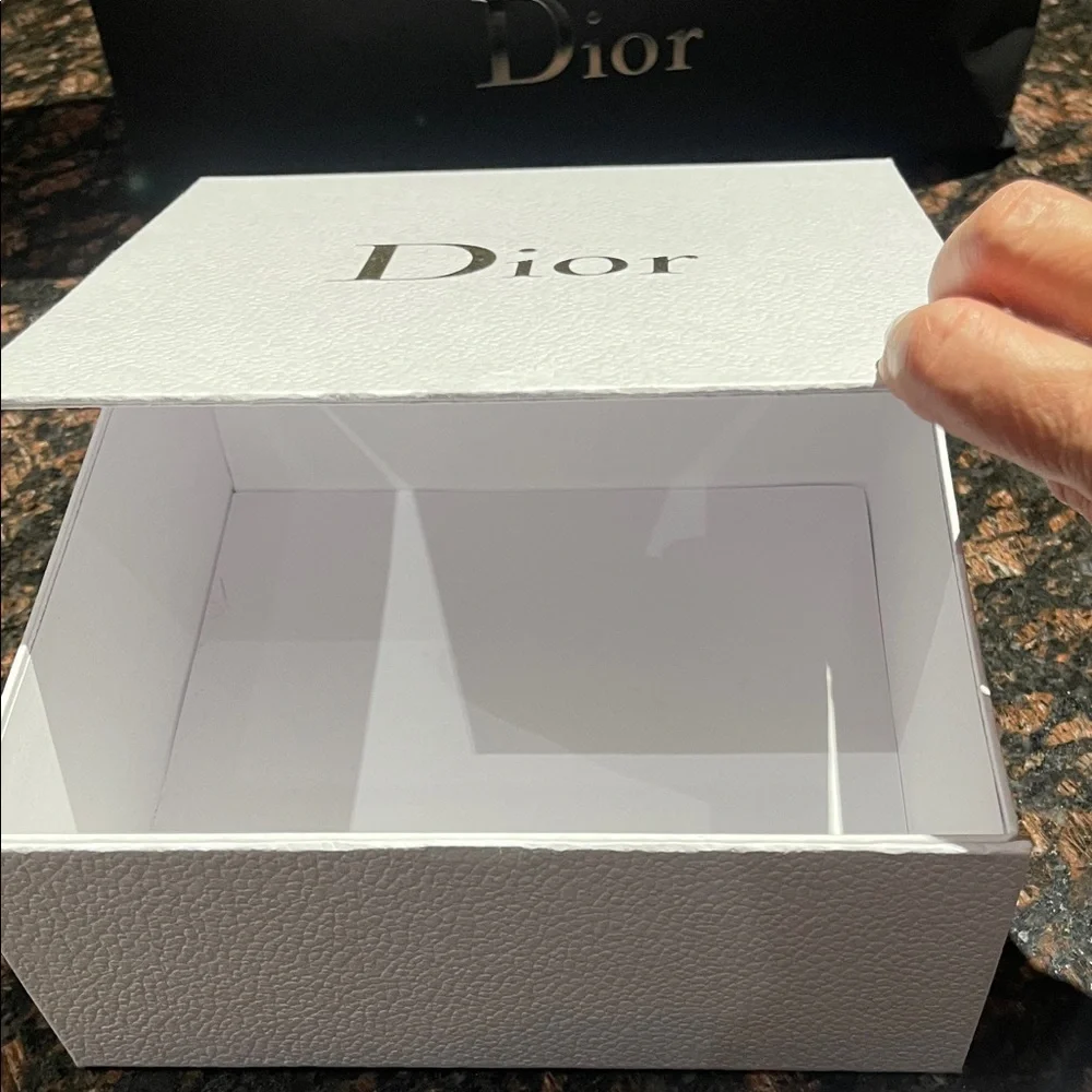 Dior Black Bag with White and Gold Box - Picture 2 of 4